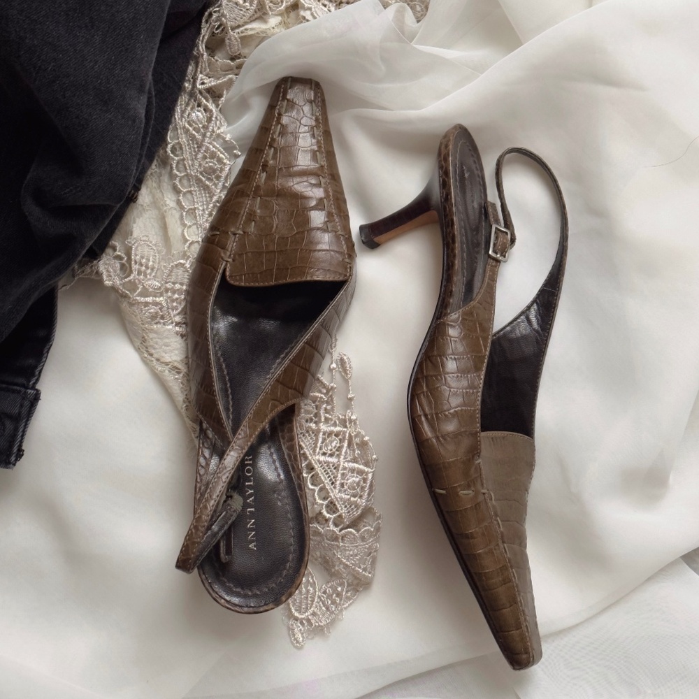 Vintage Ann Taylor Kitten Heels